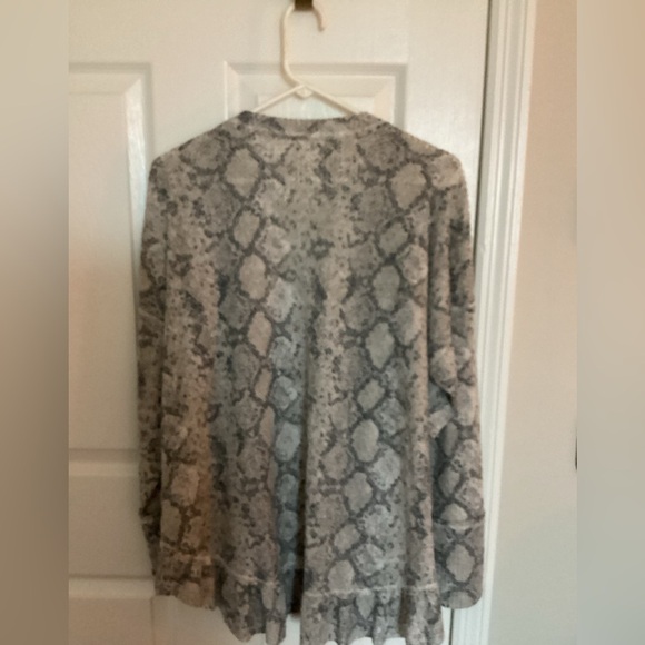 Maurice’s Gray and White Duster - Picture 4 of 6